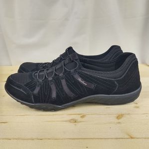 Ladies Skechers Rounded Toe Casual Slip On